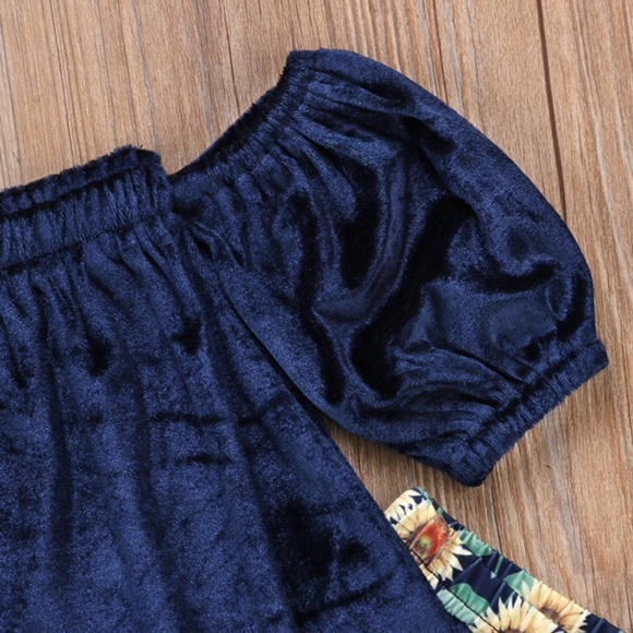 🌻2pc Velvet Top & Sunflower Pants Set🌻 - Picture 3 of 6
